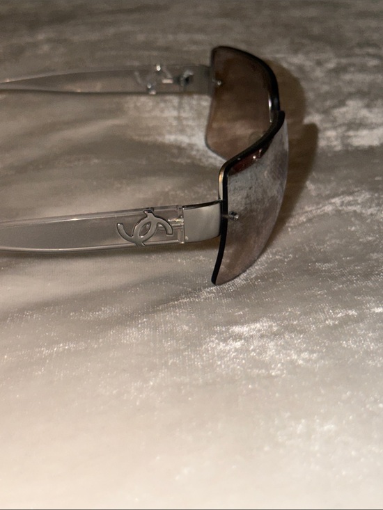 CHANEL Vintage Y2K Transparent Silver Reflective Rimless Sunglasses 4107-B main image 7